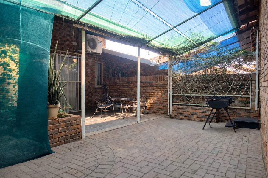 2 Bedroom Property for Sale in Safari Gardens North West